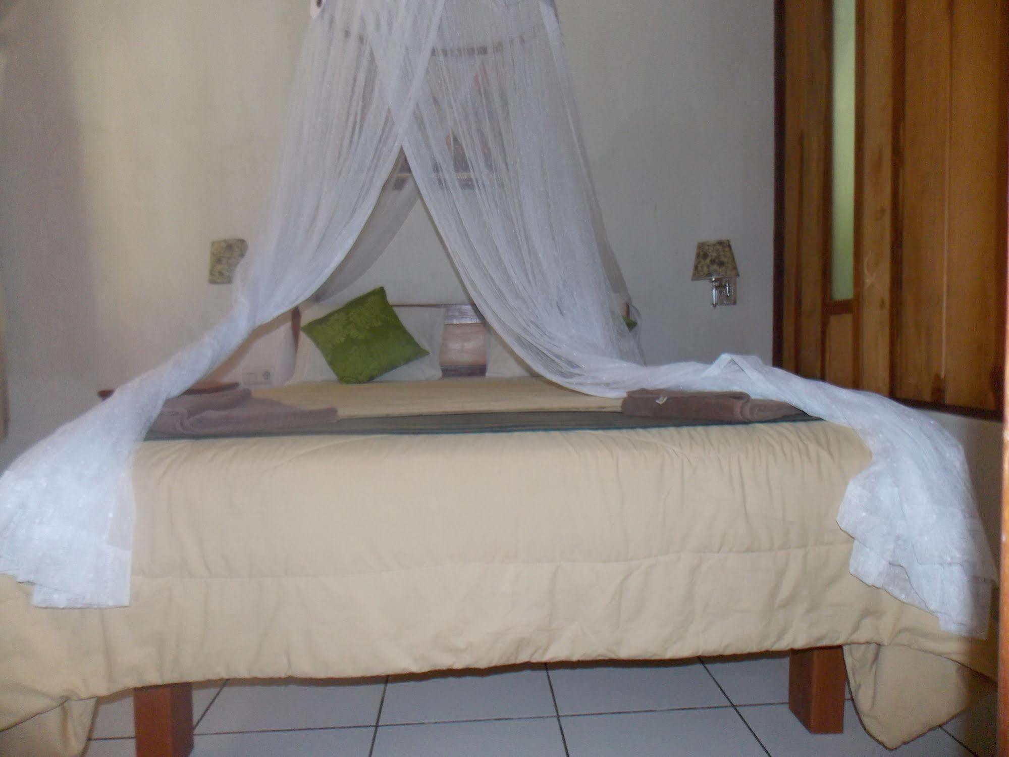 Komodo Lodge Labuan Bajo Buitenkant foto