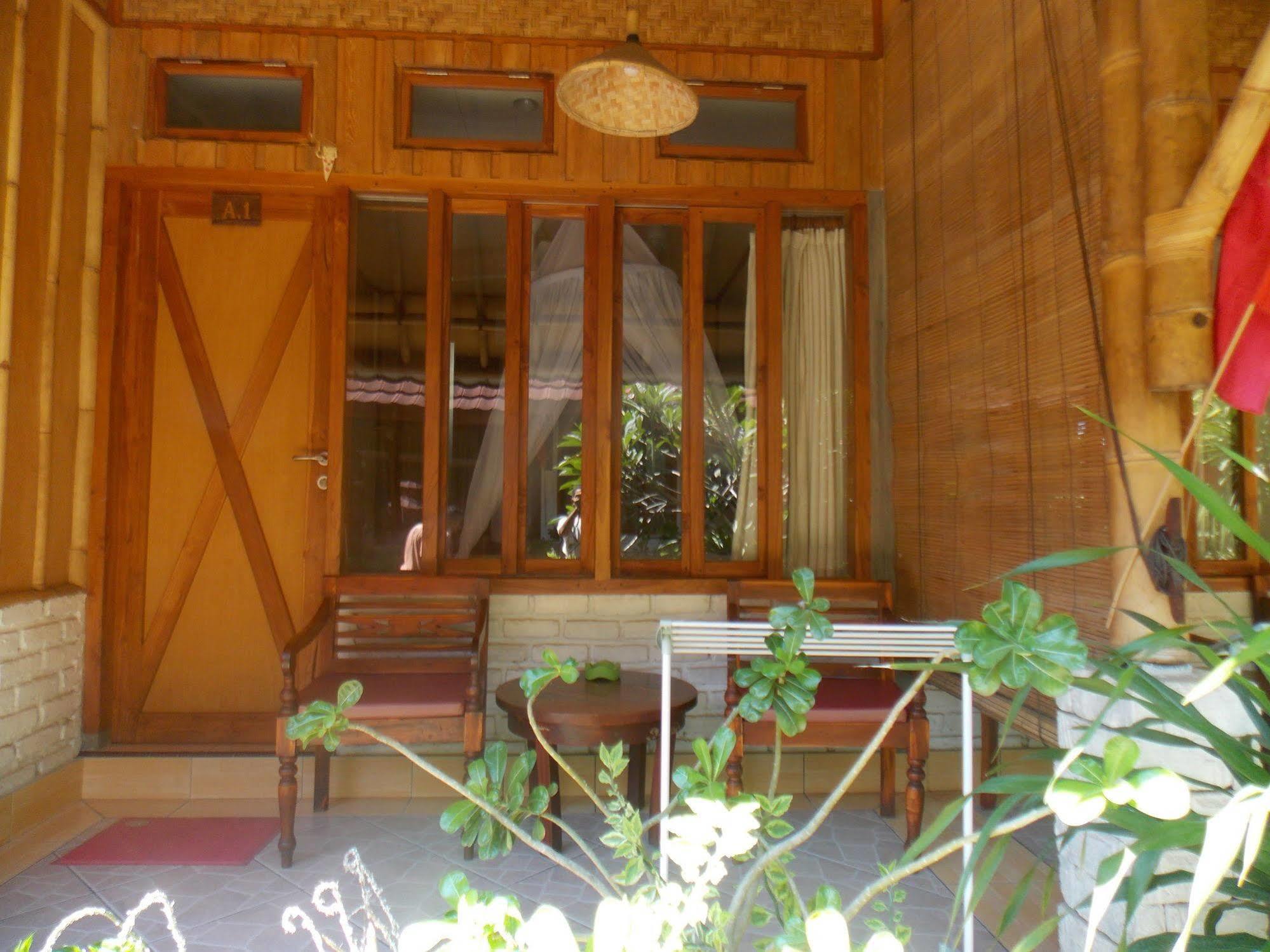 Komodo Lodge Labuan Bajo Buitenkant foto