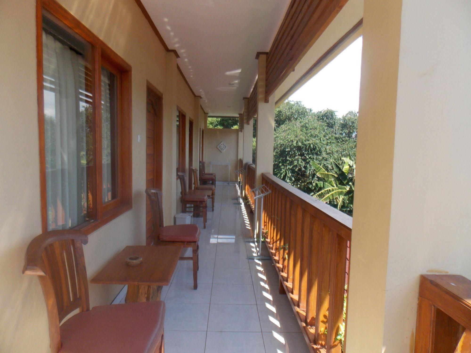 Komodo Lodge Labuan Bajo Buitenkant foto