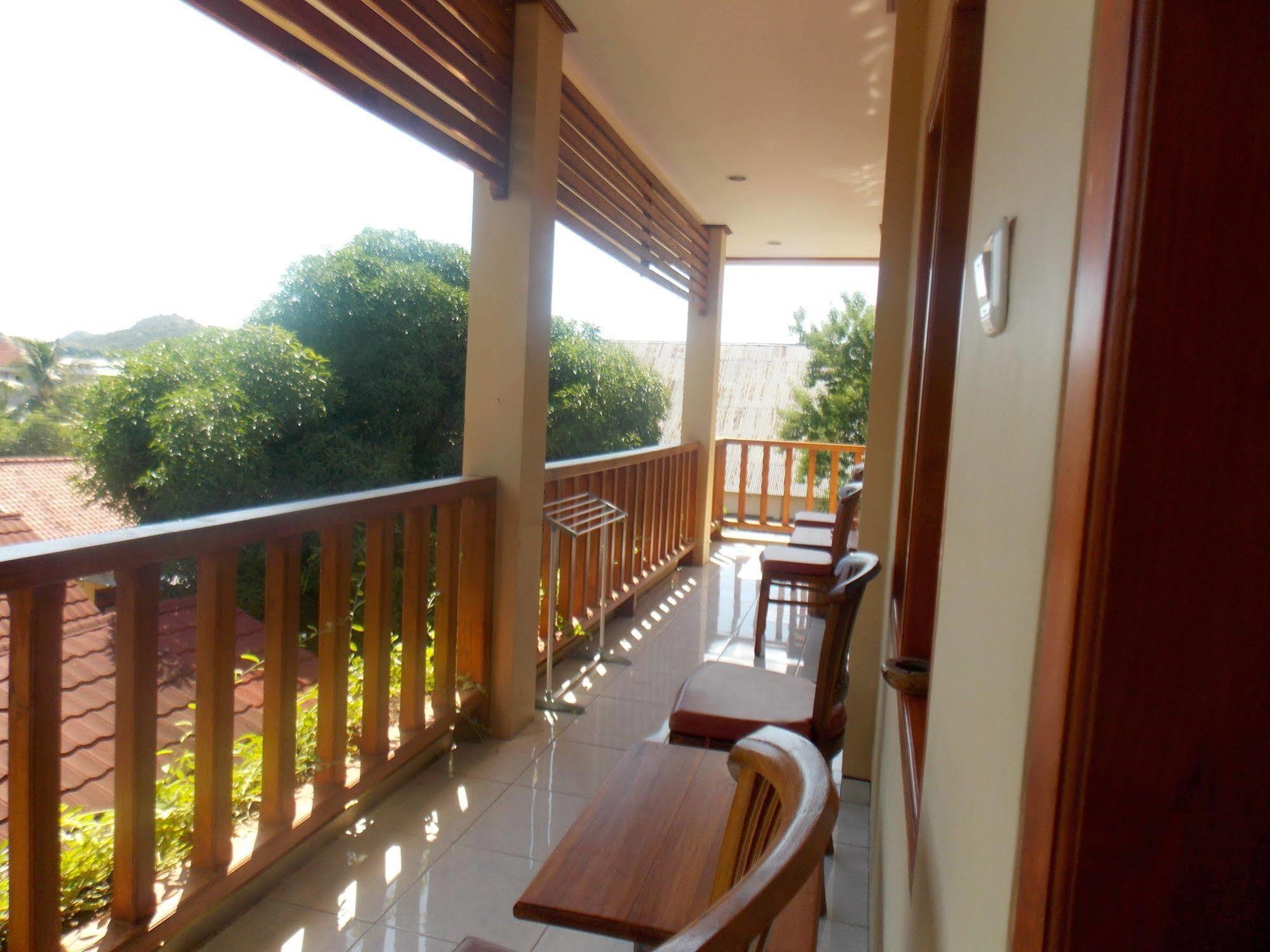 Komodo Lodge Labuan Bajo Buitenkant foto